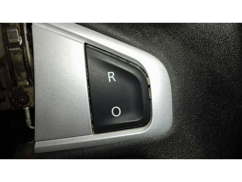 Recambio de volante para renault megane iii berlina 5 p emotion referencia OEM IAM 609581499 609581410 PIEL