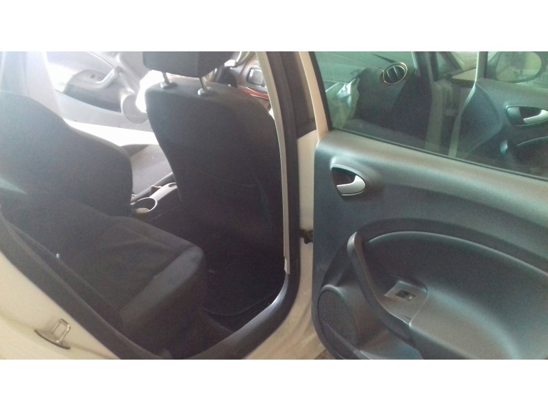 seat ibiza (6j5) del año 2009