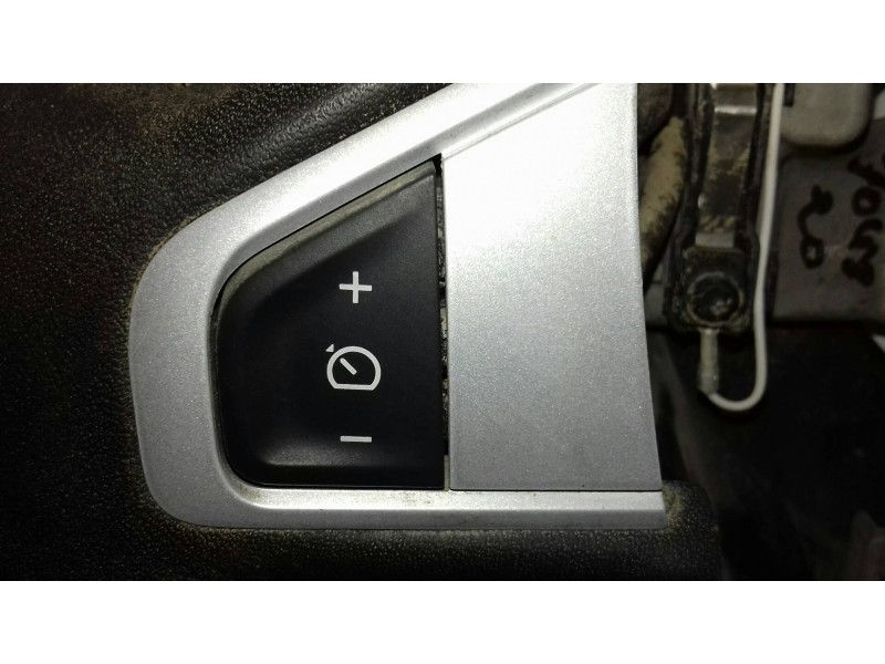 Recambio de volante para renault megane iii berlina 5 p emotion referencia OEM IAM 609581499 609581410 PIEL