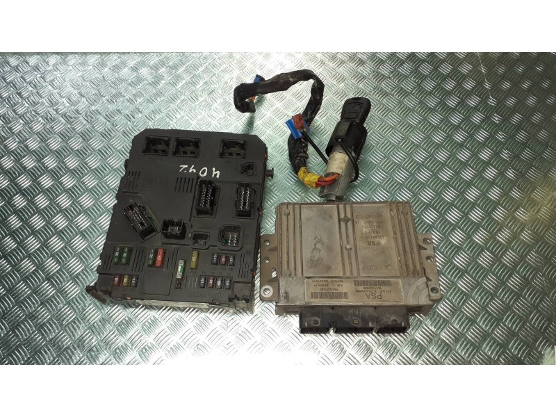 Recambio de centralita motor uce para peugeot 206 berlina xs-line referencia OEM IAM 9651500880 9644625680 KIT - SAGEM