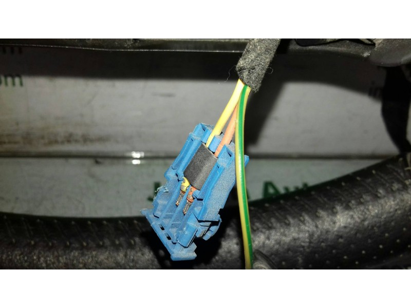 Recambio de volante para citroen c5 berlina millenium referencia OEM IAM 608004900 909435700 PIEL