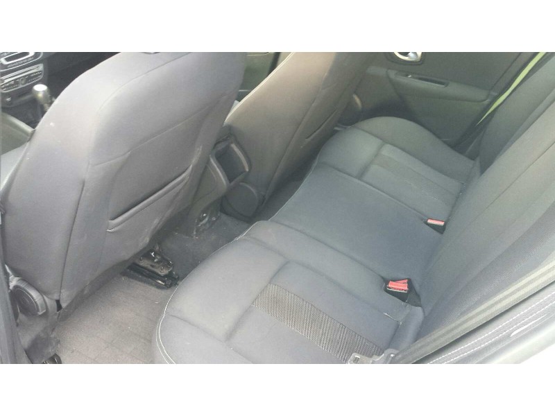 renault megane iii berlina 5 p del año 2009