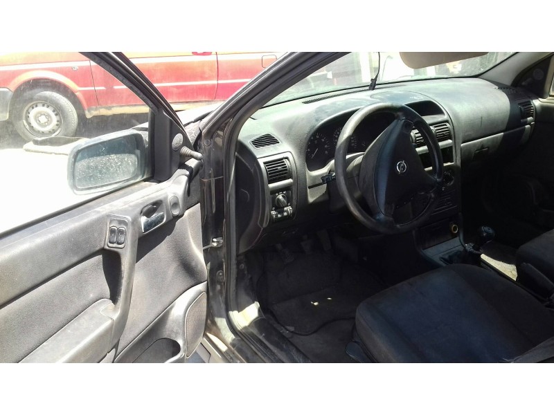 opel astra g berlina del año 2002