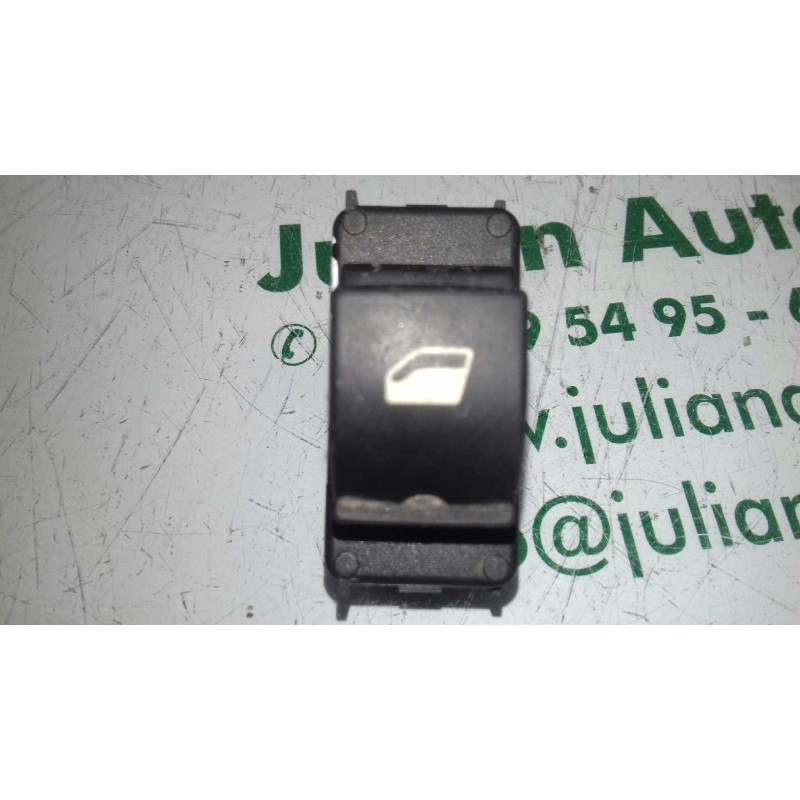 Recambio de mando elevalunas delantero derecho para peugeot 5008 access referencia OEM IAM 96662297XT  