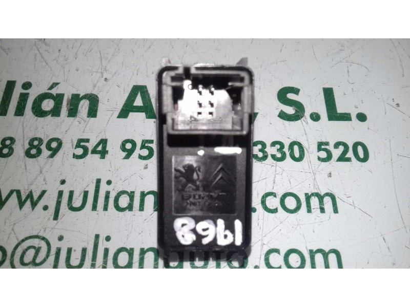 Recambio de mando elevalunas trasero izquierdo para peugeot 5008 access referencia OEM IAM 96662297XT  