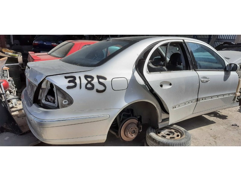 mercedes-benz clase e (w211) berlina del año 2002