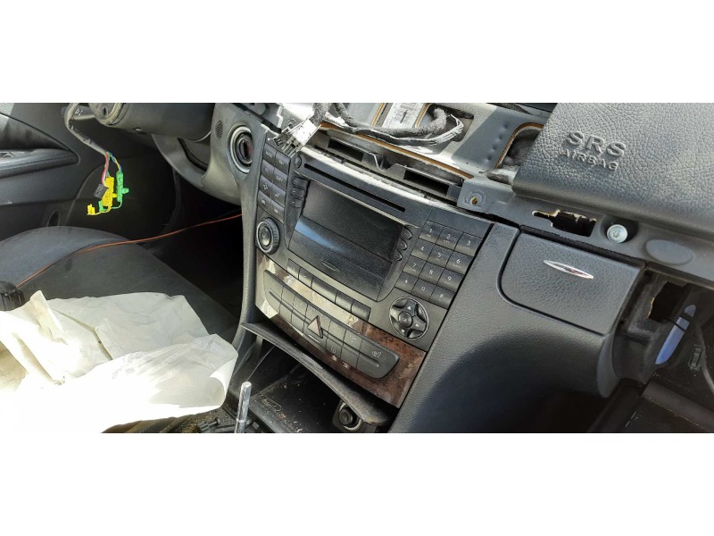 mercedes-benz clase e (w211) berlina del año 2002