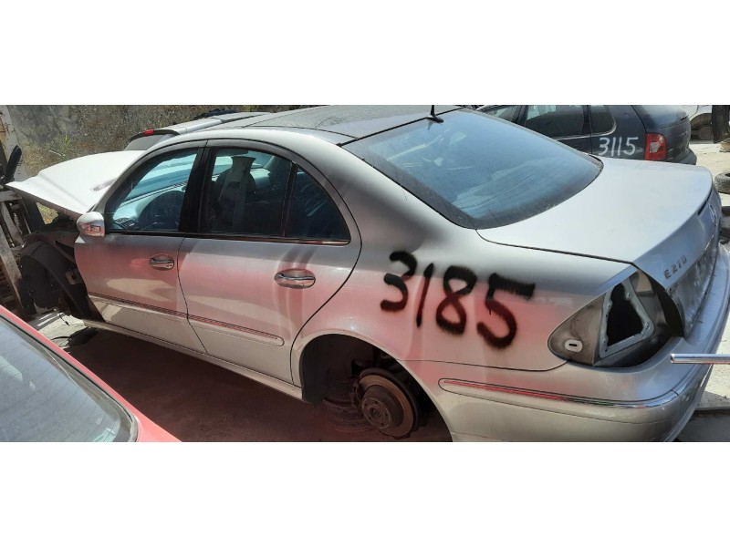 mercedes-benz clase e (w211) berlina del año 2002