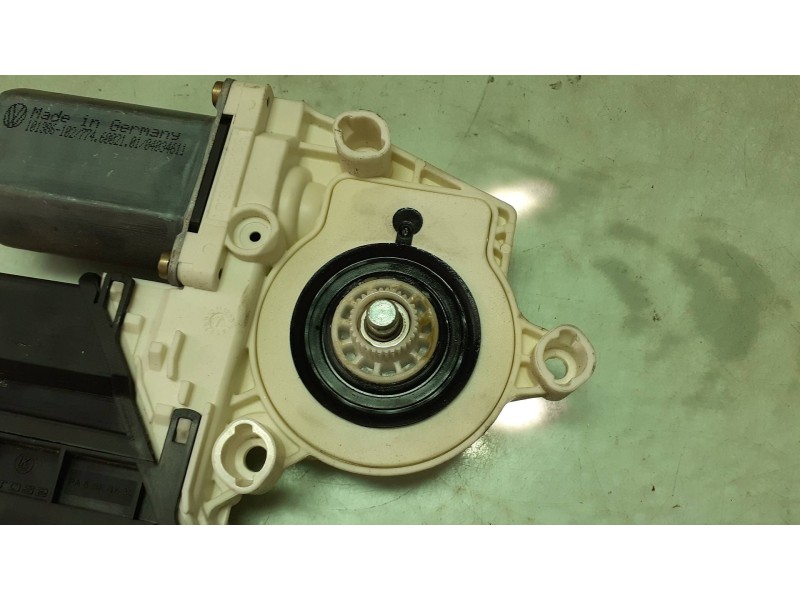 Recambio de motor elevalunas delantero derecho para seat ibiza (6l1) fresh referencia OEM IAM 101386102 7746002101 104383101