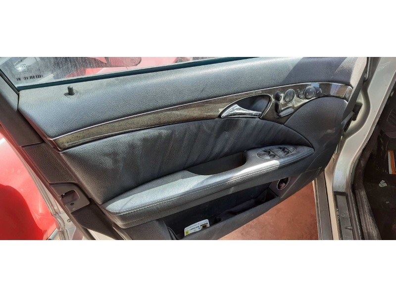 mercedes-benz clase e (w211) berlina del año 2002