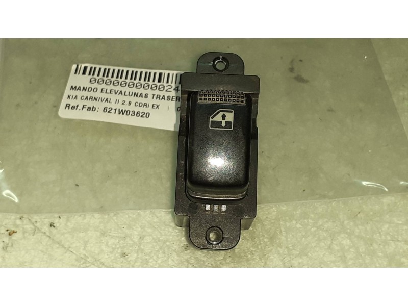 Recambio de mando elevalunas trasero derecho para kia carnival ii 2.9 cdri ex referencia OEM IAM 621W03620  935782D000