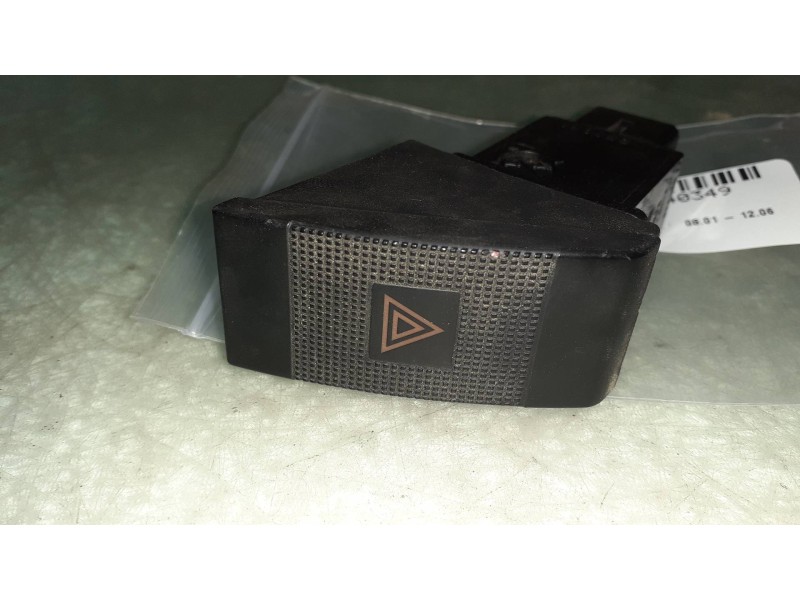 Recambio de warning para kia carnival ii 2.9 cdri ex referencia OEM IAM 664H0A  