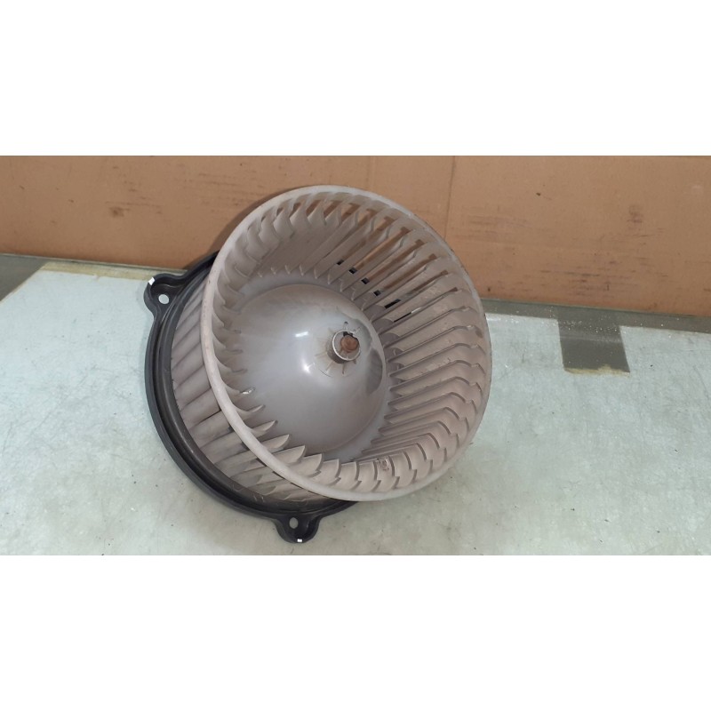 Recambio de ventilador calefaccion para kia carnival ii 2.9 cdri ex referencia OEM IAM PPT20  