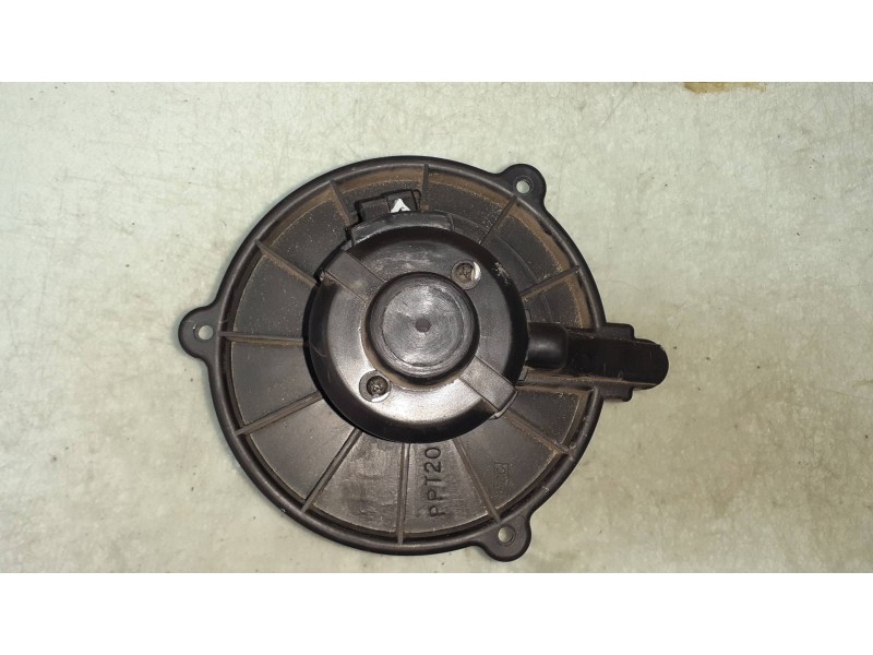 Recambio de ventilador calefaccion para kia carnival ii 2.9 cdri ex referencia OEM IAM PPT20  