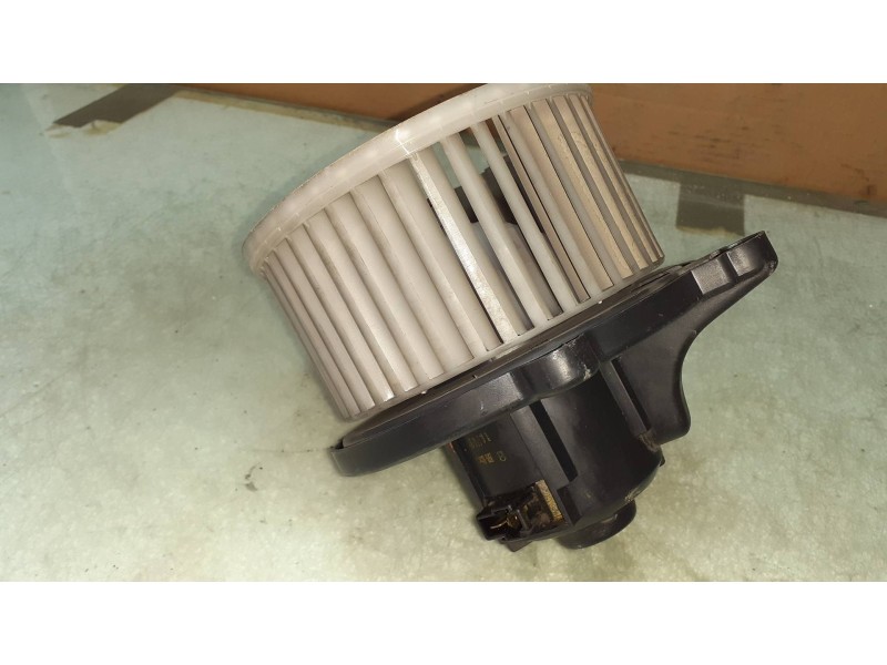 Recambio de ventilador calefaccion para kia carnival ii 2.9 cdri ex referencia OEM IAM PPT20  