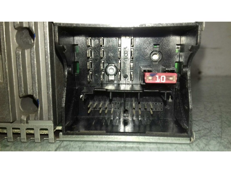 Recambio de sistema audio / radio cd para citroen c4 berlina cool referencia OEM IAM 9647521077 7643134392 BLAUPUNKT