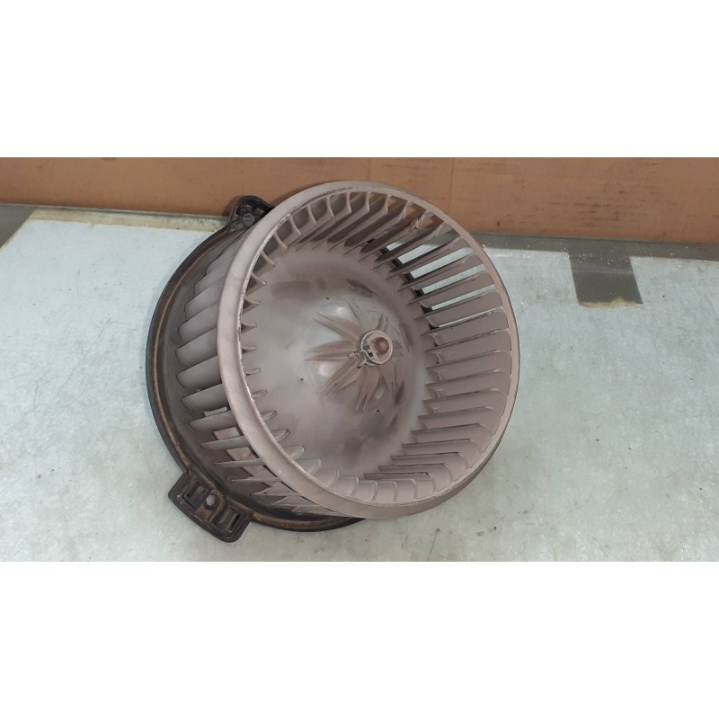 Recambio de ventilador calefaccion para kia carnival ii 2.9 cdri ex referencia OEM IAM PPT20  