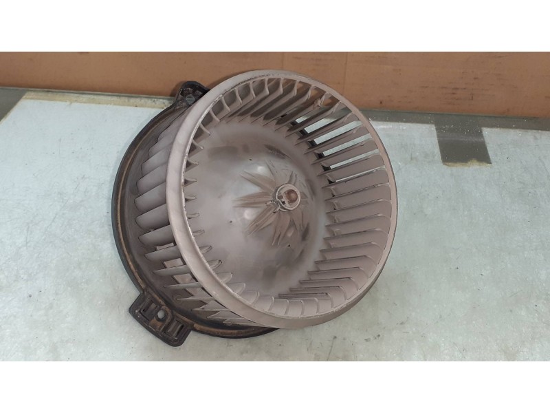 Recambio de ventilador calefaccion para kia carnival ii 2.9 cdri ex referencia OEM IAM PPT20  