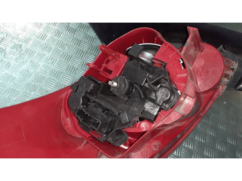 Recambio de piloto trasero derecho para peugeot 206 berlina xs-line referencia OEM IAM   