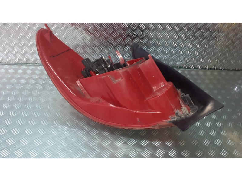 Recambio de piloto trasero derecho para peugeot 206 berlina xs-line referencia OEM IAM   