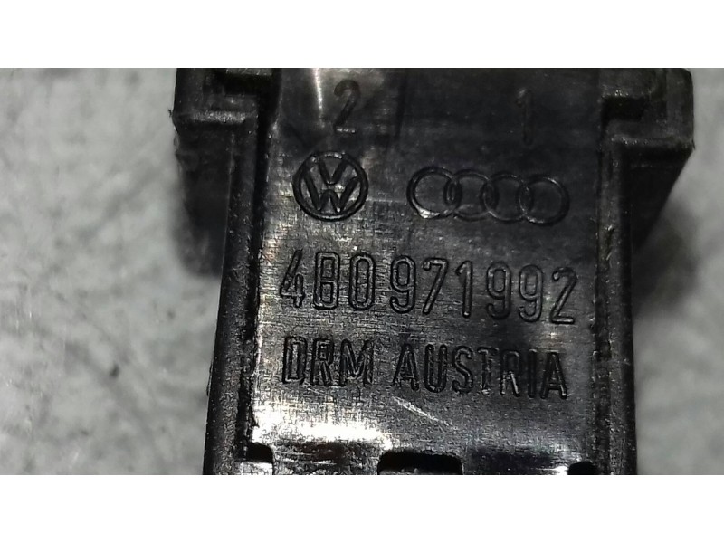 Recambio de sensor de aparcamiento para volkswagen passat berlina (3b2) comfortline referencia OEM IAM 4B0971992  DELAN / IZQU