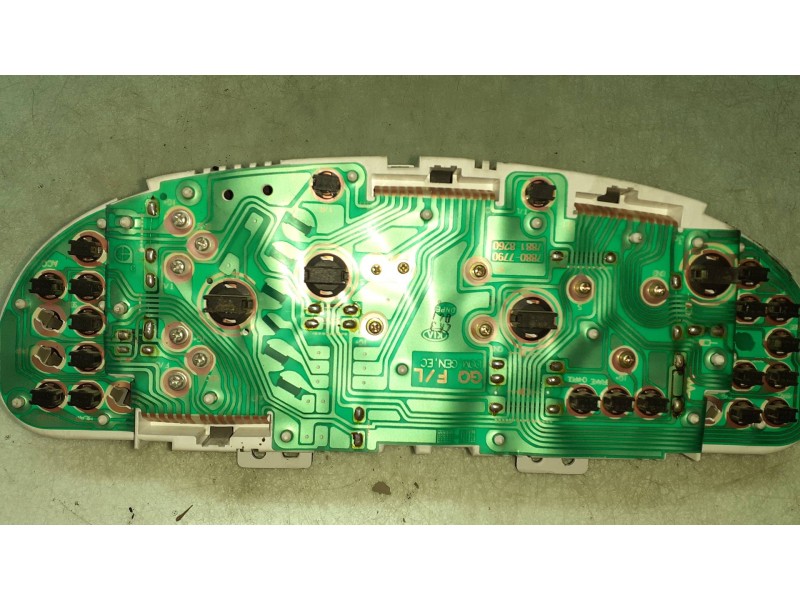 Recambio de cuadro instrumentos para kia carnival ii 2.9 cdri ex referencia OEM IAM L2A0K52A55430A 78807790 20041208