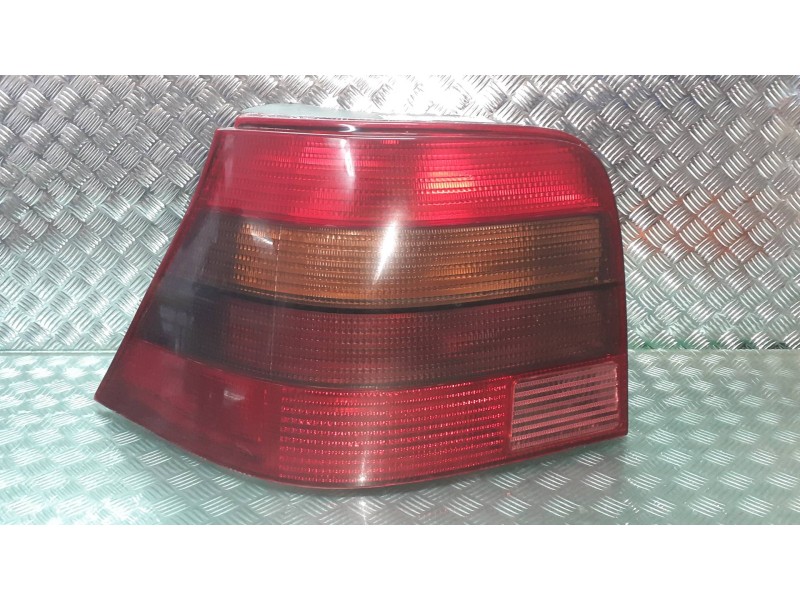 Recambio de piloto trasero izquierdo para volkswagen golf iv berlina (1j1) highline referencia OEM IAM 084411981B  084411981LB