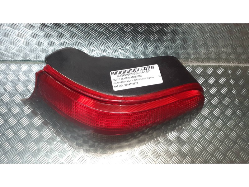 Recambio de piloto trasero izquierdo para volkswagen golf iv berlina (1j1) highline referencia OEM IAM 084411981B  084411981LB