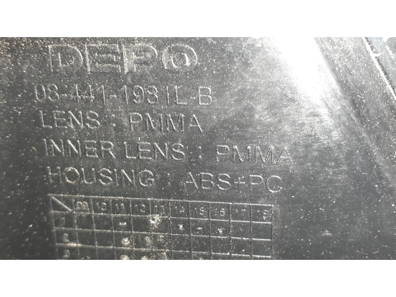 Recambio de piloto trasero izquierdo para volkswagen golf iv berlina (1j1) highline referencia OEM IAM 084411981B  084411981LB