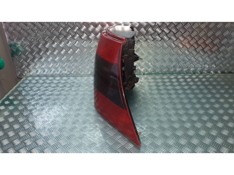 Recambio de piloto trasero derecho para volkswagen golf iv berlina (1j1) highline referencia OEM IAM 1J6945257  148186