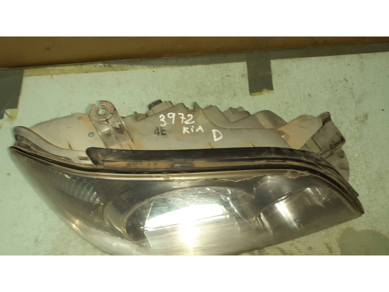 Recambio de faro derecho para kia carnival ii 2.9 cdri ex referencia OEM IAM 012170  