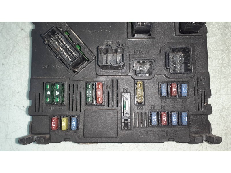 Recambio de caja reles / fusibles para peugeot 206 berlina xt referencia OEM IAM 9652474780 BSI E02 00 SIEMENS