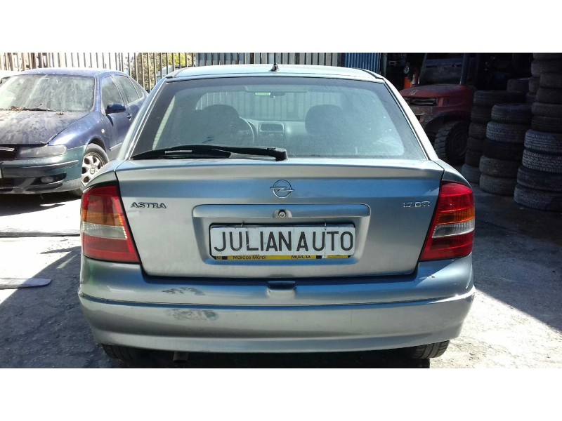 opel astra g berlina del año 2003