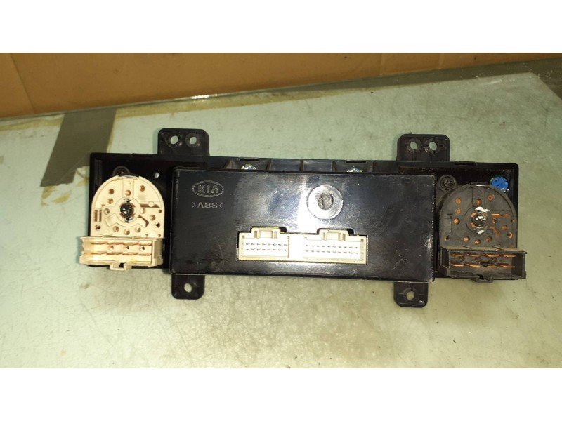 Recambio de mando calefaccion / aire acondicionado para kia carnival ii 2.9 cdri ex referencia OEM IAM OK53C61190  