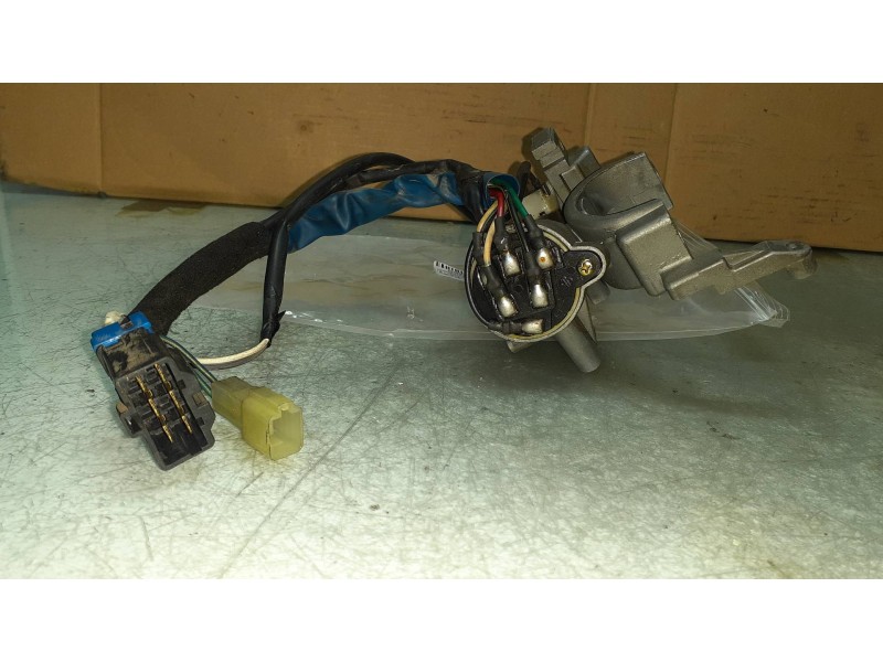 Recambio de conmutador de arranque para kia carnival ii 2.9 cdri ex referencia OEM IAM 47361B  