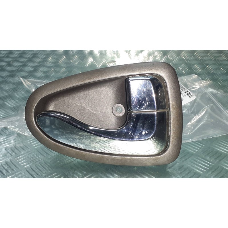 Recambio de maneta interior delantera derecha para hyundai accent (lc) gl 4p referencia OEM IAM 8262025000  