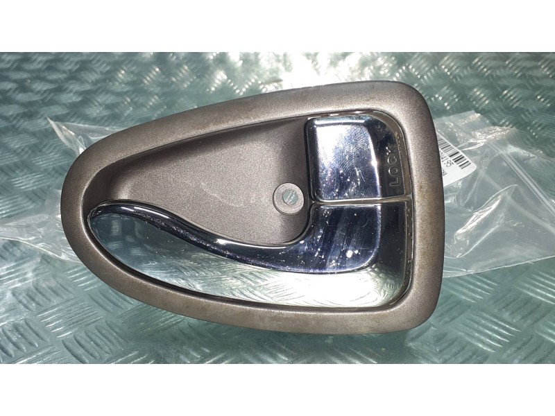 Recambio de maneta interior delantera derecha para hyundai accent (lc) gl 4p referencia OEM IAM 8262025000  
