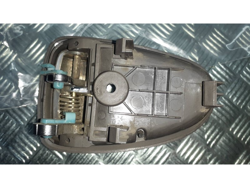 Recambio de maneta interior delantera derecha para hyundai accent (lc) gl 4p referencia OEM IAM 8262025000  