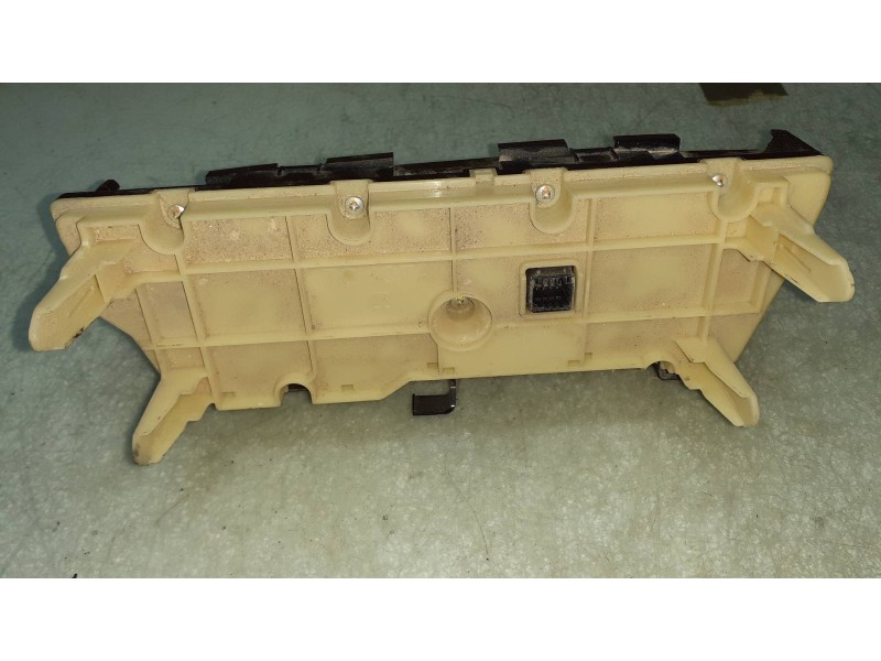 Recambio de mando climatizador para toyota prius (nhw30) plug-in hybrid advance referencia OEM IAM 8235K9D 5590047020 