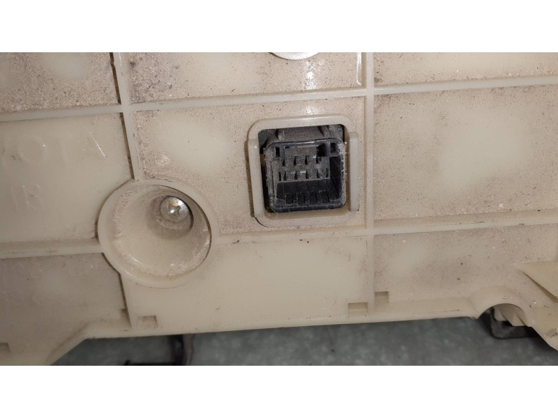 Recambio de mando climatizador para toyota prius (nhw30) plug-in hybrid advance referencia OEM IAM 8235K9D 5590047020 