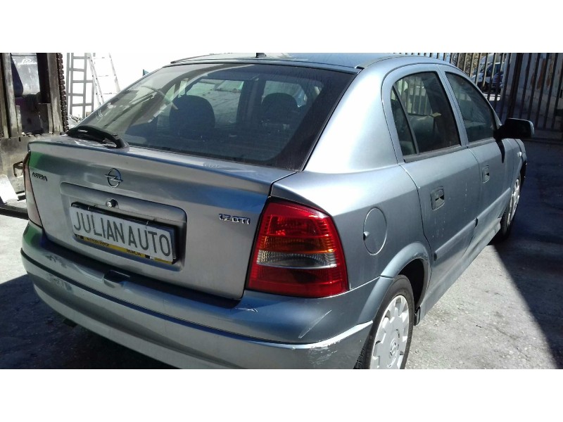 opel astra g berlina del año 2003