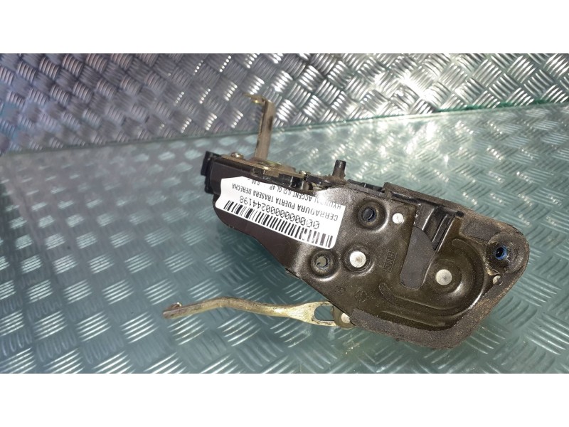 Recambio de cerradura puerta trasera derecha para hyundai accent (lc) gl 4p referencia OEM IAM   