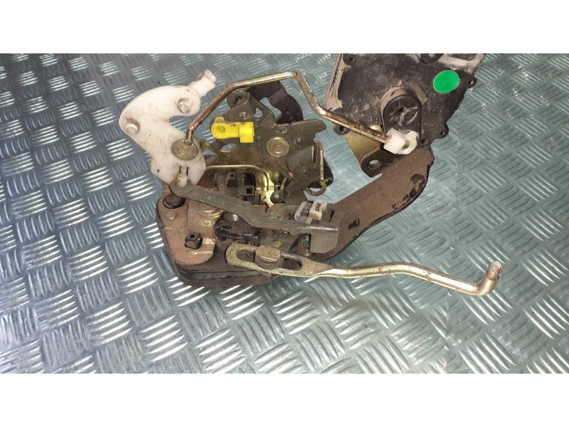 Recambio de cerradura puerta trasera derecha para hyundai accent (lc) gl 4p referencia OEM IAM   