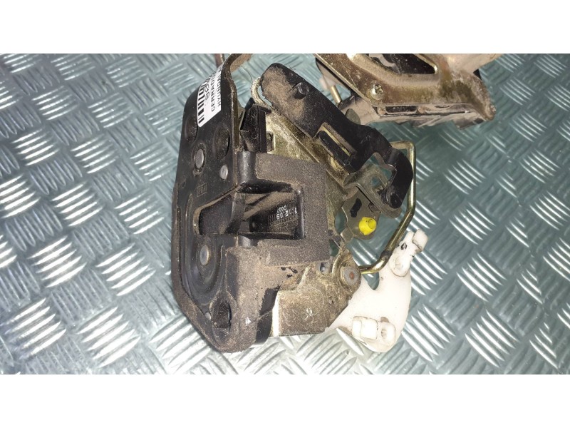 Recambio de cerradura puerta trasera derecha para hyundai accent (lc) gl 4p referencia OEM IAM   