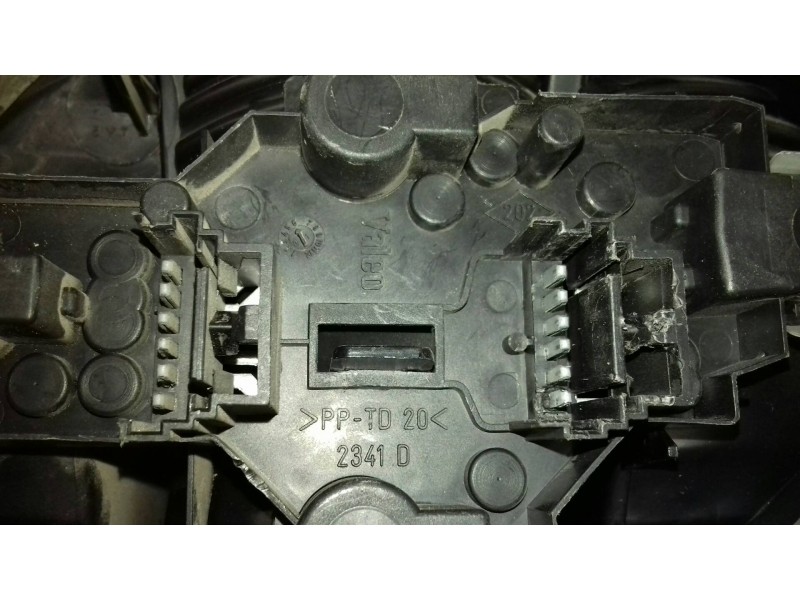 Recambio de piloto trasero derecho para renault megane i scenic (ja0) 1.6e alize referencia OEM IAM 2341D  VALEO