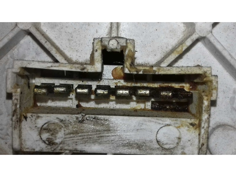 Recambio de piloto trasero izquierdo para renault 19 hatchback (b/c53) tr referencia OEM IAM 77007870060  