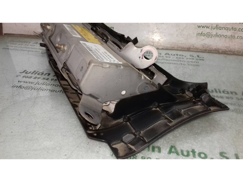 Recambio de airbag delantero izquierdo para toyota auris hybrid active referencia OEM IAM 2J0M75811M34  AIRBAG DE RODILLA