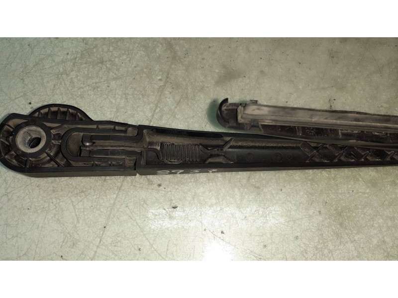 Recambio de brazo limpia trasero para citroen c4 picasso exclusive referencia OEM IAM B585  