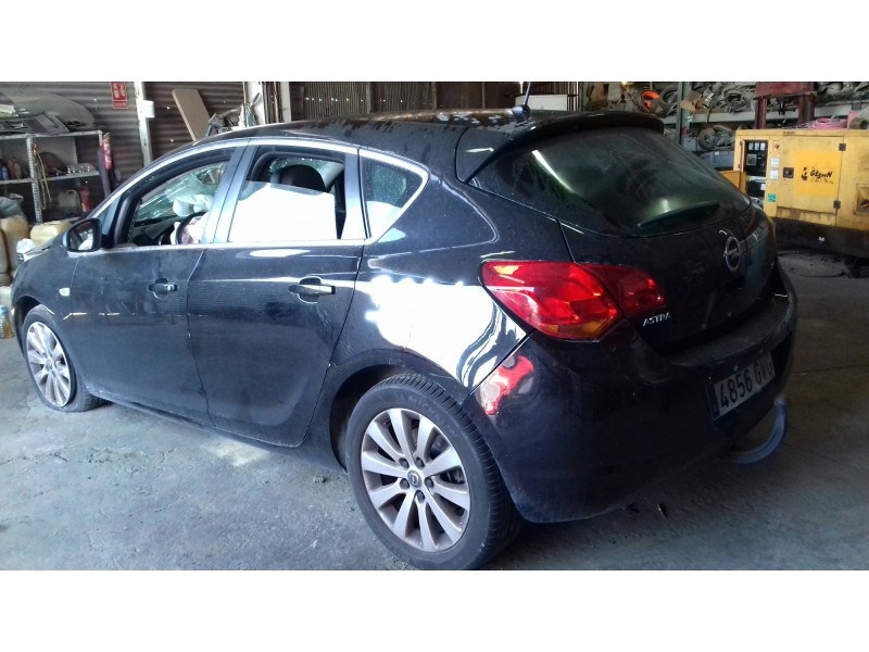 opel astra j lim. del año 2010