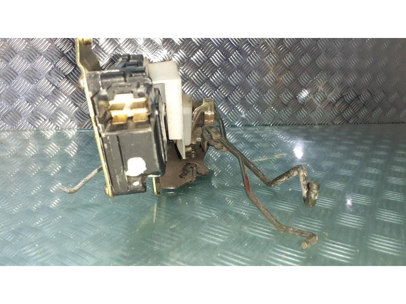 Recambio de cerradura puerta delantera izquierda para hyundai accent (lc) gl 4p referencia OEM IAM 9574825000  